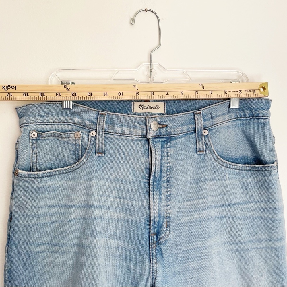 Madewell The Perfect Vintage Straight Jean in Danby Wash: Knee-Rip Edition 31 - Picture 11 of 16